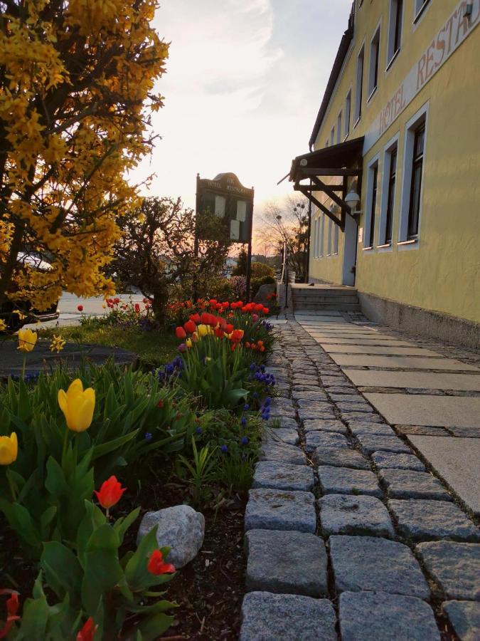 Neuburg am Inn Hotel-Restaurant Kreuzhuber מראה חיצוני תמונה