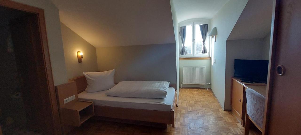 Neuburg am Inn Hotel-Restaurant Kreuzhuber מראה חיצוני תמונה